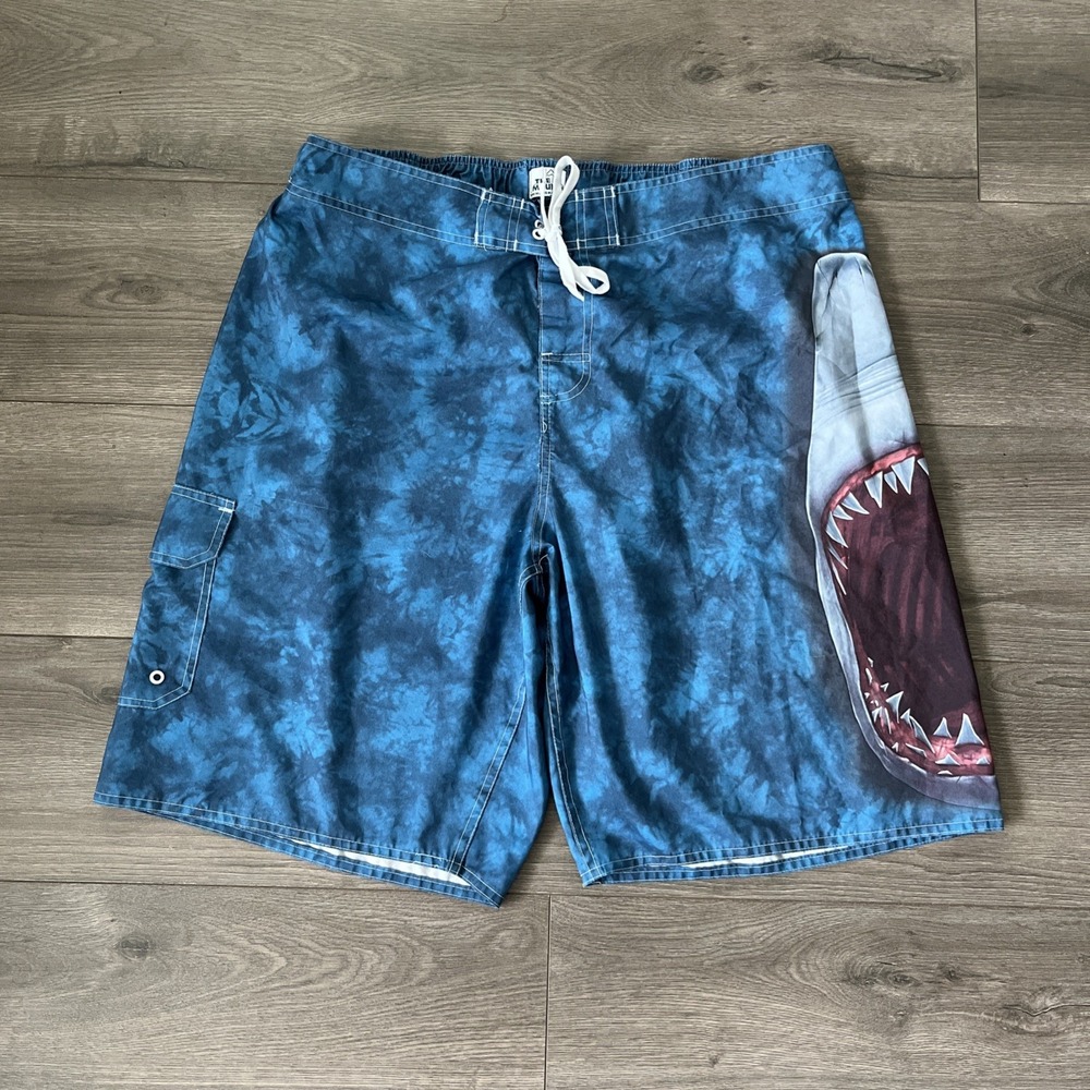 The Mountain Boardshorts Mens Sz 38 Blue Shark Graphic
